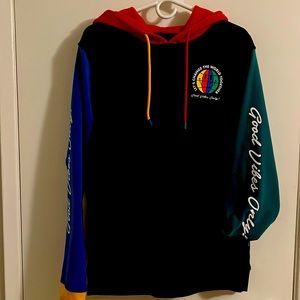 “Good vibe only sweater”